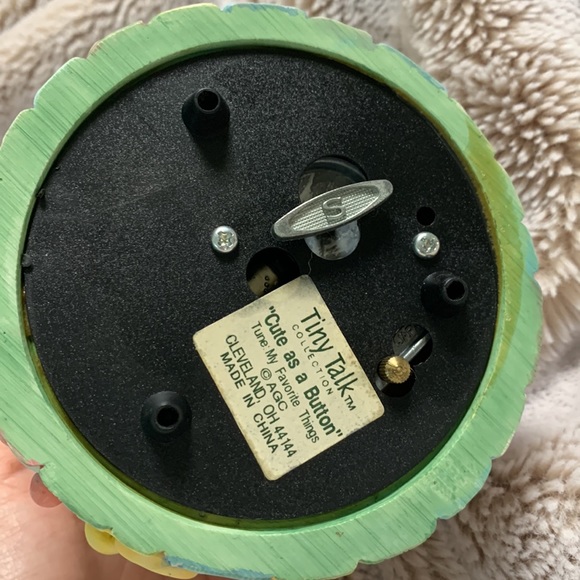 Tiny Talk musical snow globe - Picture 4 of 8